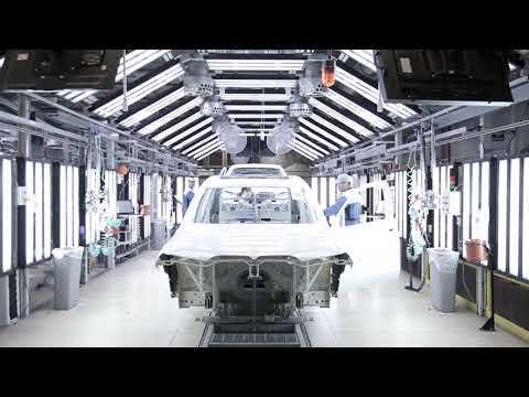 Production of the first pre series BMW X7