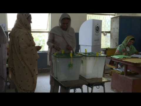 Polls open in Pakistan election