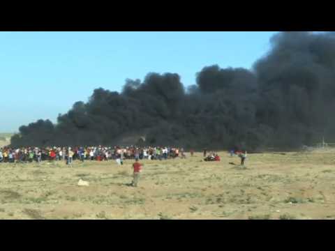 Palestinians protest at Gaza-Israel border