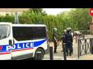 Security forces deployed to knife attack site near Paris - Label : AFPTV - First images - Category : News