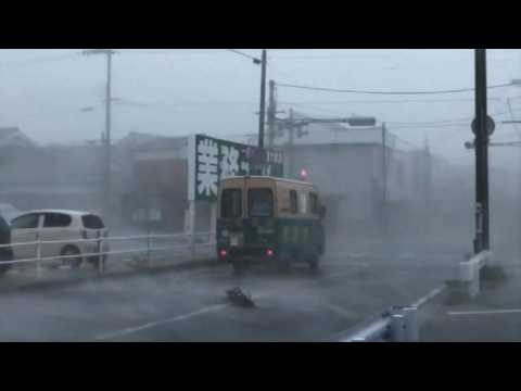 Strongest typhoon in quarter century hits Japan