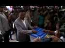 Madagascar: Rajaonarimampianina casts his vote in 2018 election - Label : AFPTV - First images - Category : News