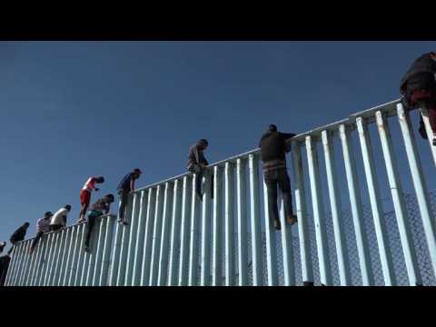 Central American migrants arrive at US border in Mexico