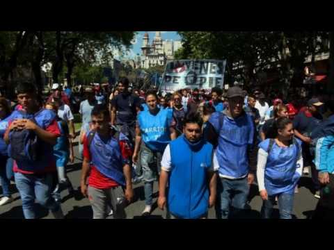Hundreds protest in Argentina as Senate debates budget