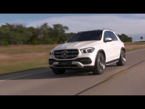 Mercedes-Benz GLE 400 d 4MATIC in Diamond White Driving Video