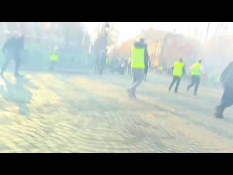 Tempers begin to fray at "yellow vest" protests in Paris