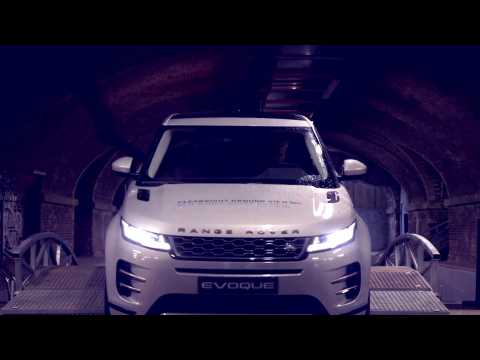 New Range Rover Evoque in White Dynamic drive