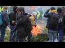 "Yellow vests": a barricade on fire in central Paris - Label : AFPTV - First images - Category : News