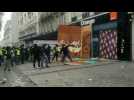Orange store attacked at the Champs-Elys&eacute;es - Label : AFPTV - First images - Category : News