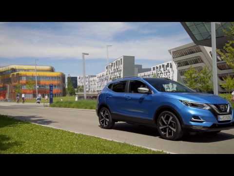 New Nissan Qashqai Driving Video in Vivid Blue | AutoMotoTV