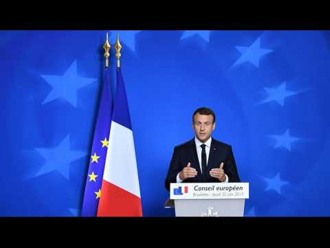 Macron : "Nous devons accueillir des réfugiés, c'est notre tradition et notre honneur"
