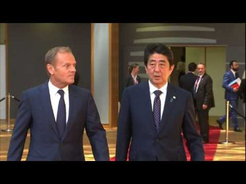 Japanese PM arrives at European Council to seal EU trade deal