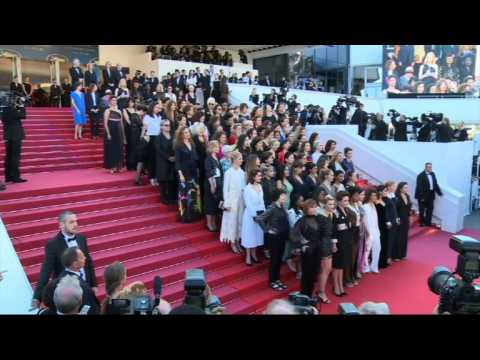 Blanchett leads Cannes female stars protest for equal pay