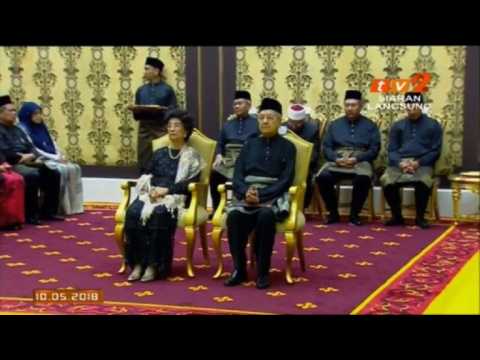 Malaysia's Mahathir sworn in as PM