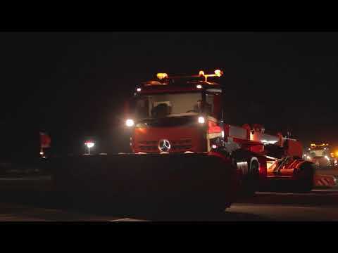 Mercedes-Benz Remote Truck Pferdsfeld - Driving Video at Night