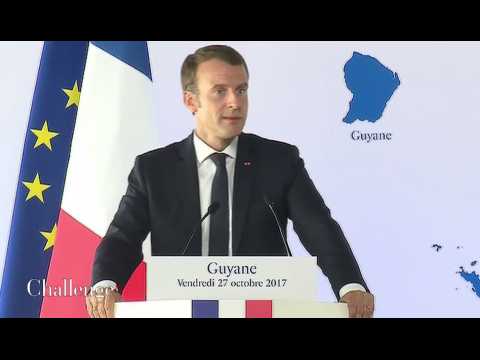 Macron en Guyane: "La République ne cède pas aux gens en cagoule…"