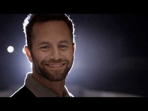 Saving Christmas - Bande annonce 1 - VO - (2014)