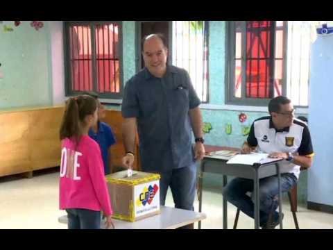Venezuela : President of National Assembly Julio Borges votes