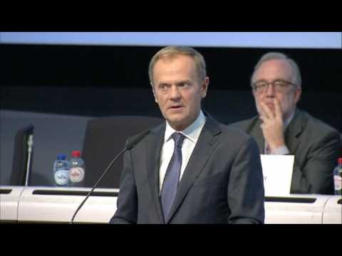 Tusk urges Catalan leader against making 'dialogue impossible'