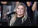 Kelly Clarkson slams pressure from music industry