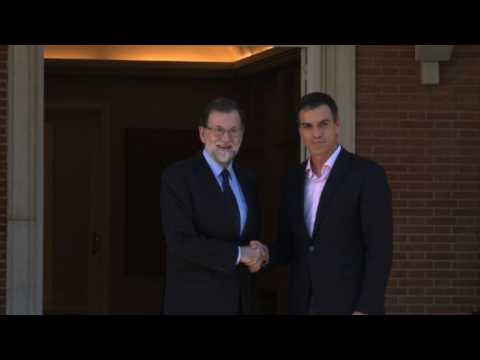 Spain's Rajoy meets PSOE leader Sanchez amid referendum crisis