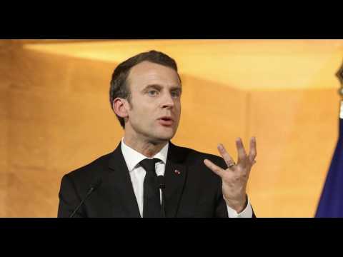 Macron aux Bernardins : "Le lien entre l'Eglise et l'Etat s'est abîmé"