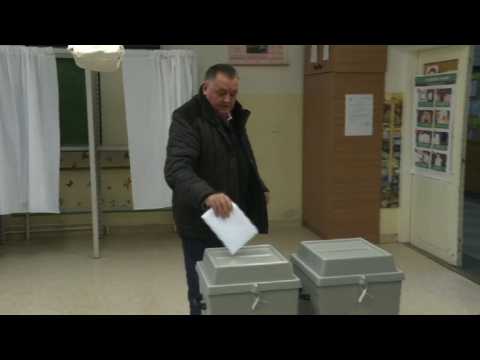 Polling stations open for key Hungary vote