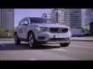 Vido New Volvo XC40 D4 Momentum Amazon Blue Driving Video