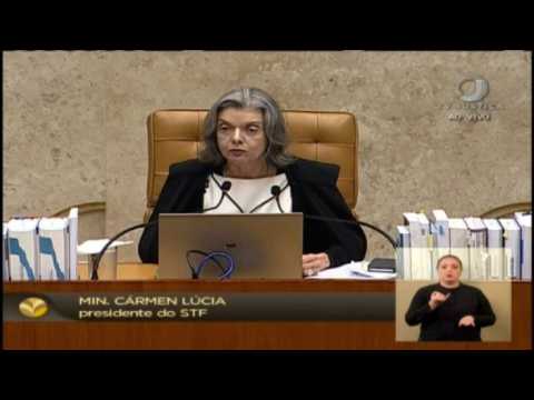 Brazil Supreme Court opens session on Lula bid to delay prison