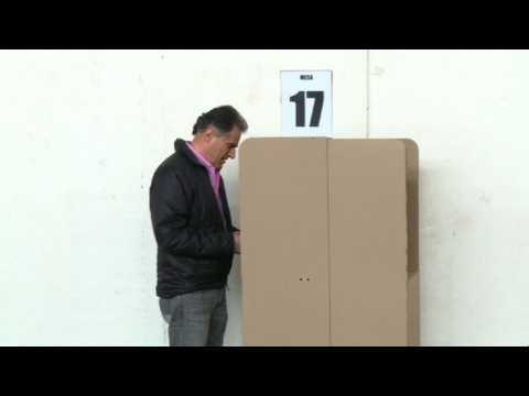 Polls open in Colombia for first round of presidential vote