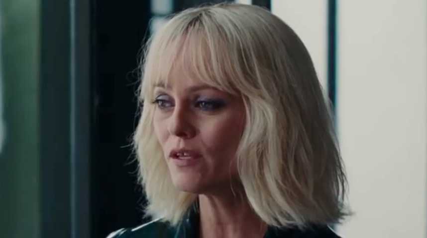Un Couteau Dans Le Coeur Bande Annonce Un Couteau Dans le Coeur - Bande annonce 1 - VF - (2018)