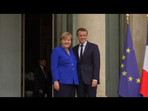 Merkel, Macron lead joint cabinet meeting with EU unity in mind