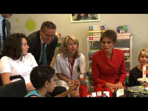 Melania Trump visit Paris children's hospital