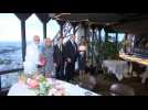 Macron welcomes Trump to Eiffel Tower dinner - Label : AFPTV - First images - Category : News