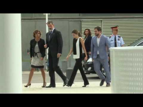Spanish King visits Barcelona attack survivors