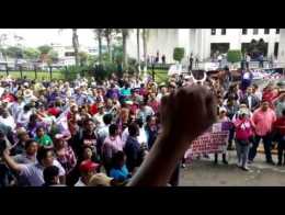 Maestros marchan en Xalapa contra la reforma educativa