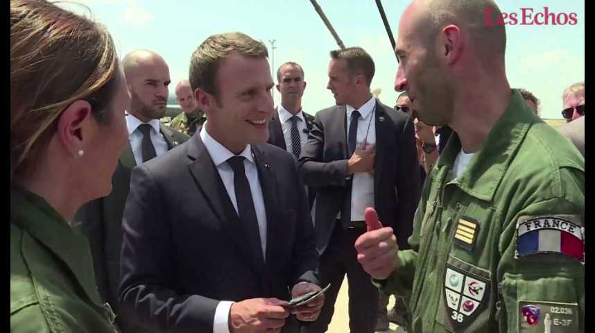 Illustration pour la vidéo Emmanuel Macron à l'armée française : « Je sais ce que la Nation vous doit, il ne s'agit pas d'un ministère comme les autres »