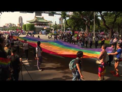 Thousands at Taiwan gay pride parade ahead of landmark vote