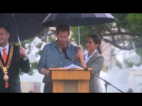 Harry and Meghan visit the outback Australian town of Dubbo