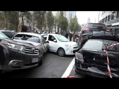 Dramatic car crash involving 19 vehicles takes place in Kiev