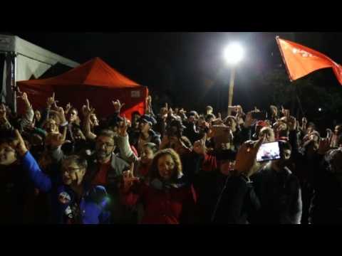 Brazil: Lula supporters hold vigil outside his prison cell