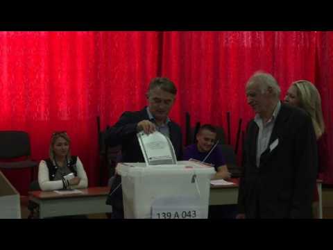 Bosnian opposition leader Komsic votes in Sarajevo