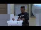 Bosnians vote for leaders of fragmented nation (3) - Label : AFPTV - First images - Category : News