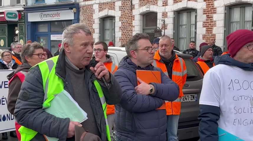 Après les inondations, 400 personnes expriment leur colère