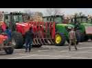 Premiers tracteurs rassemblés au parc des expositions de Perpignan ce lundi vers 9h20