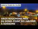 Le rond-point de l'Archer à Soissons bloqué par les agriculteurs