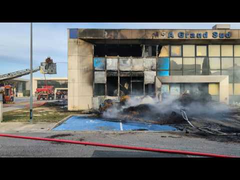 Farmers' protest: fire at an agricultural welfare centre in Narbonne