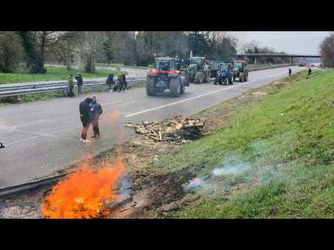 French farmers block motorway near Toulouse in protest