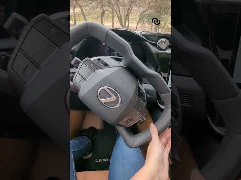 Le volant papillon de Lexus en exclusivité ! #shorts