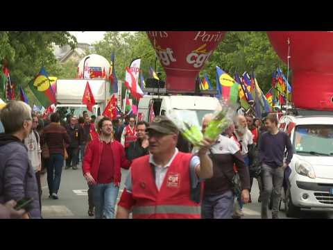 International Workers' Day rally begins in Paris